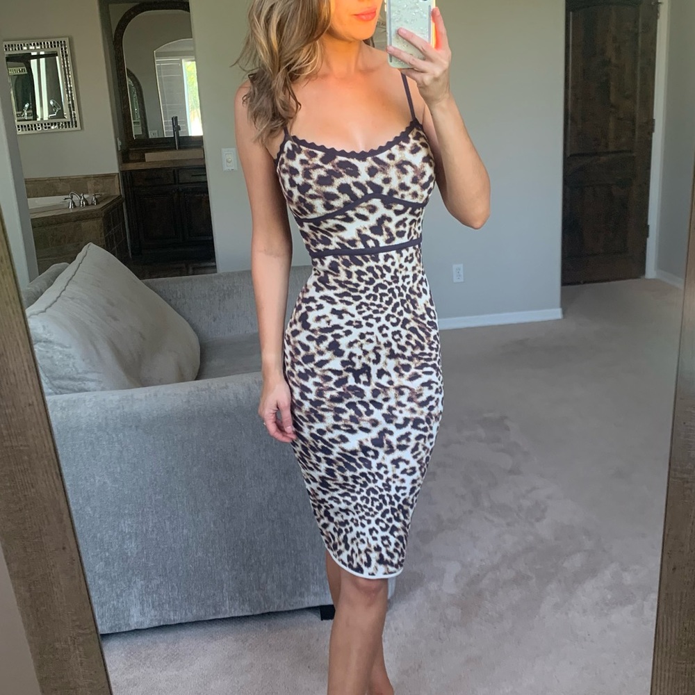 New BCBG MaxAzria Animal Print Midi Bodycon Dress XS Mob Wife